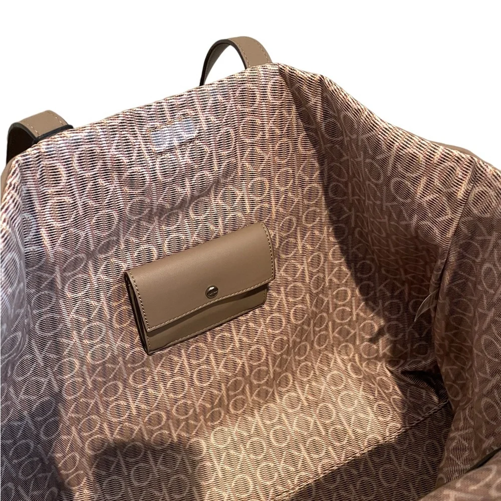 Calvin Klein Tan Tote Purse Shoulder Bag New With Tags - Picture 6 of 9